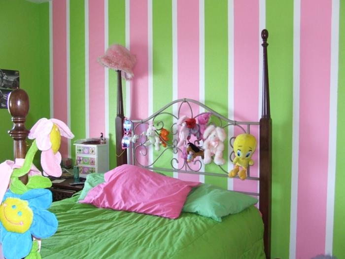 νεανικό δωμάτιο για κορίτσια χρωματιστές ρίγες πράσινο κρεβάτι