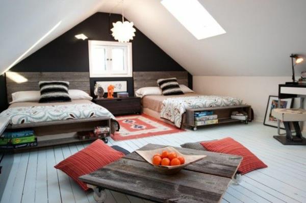 νεανικό δωμάτιο με κεκλιμένη στέγη 2 κρεβάτια κρεμαστό τραπεζάκι