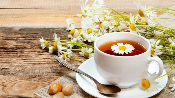 Το τσάι από χαμομήλι είναι υγιεινό και βοηθά στον πόνο στην πλάτη