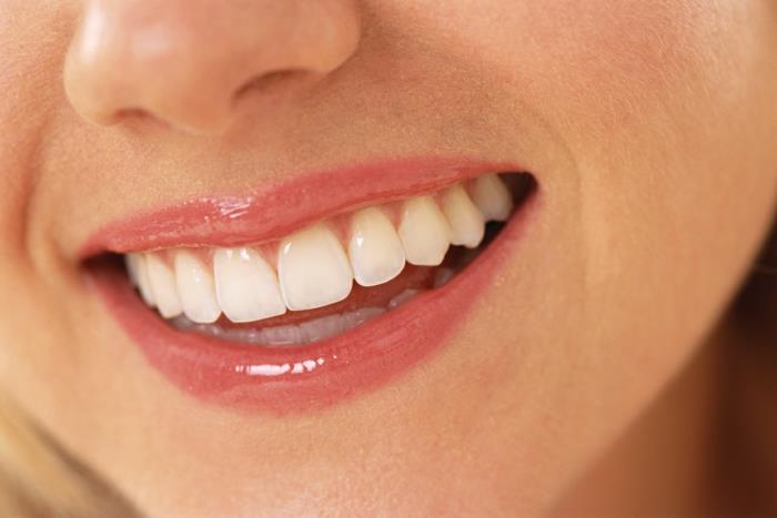 συμπτώματα τερηδόνας σωστή οδοντιατρική φροντίδα όμορφο χαμόγελο