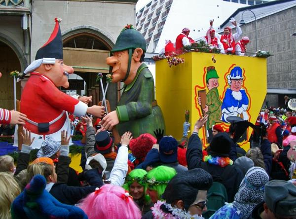 καρναβάλι 2015 σε κολόνια αστεία χαρακτήρες