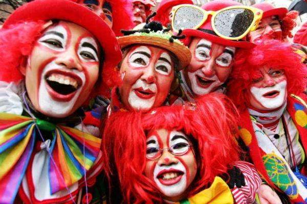 καρναβάλι 2015 στην κολόνια ανόητοι κλόουν