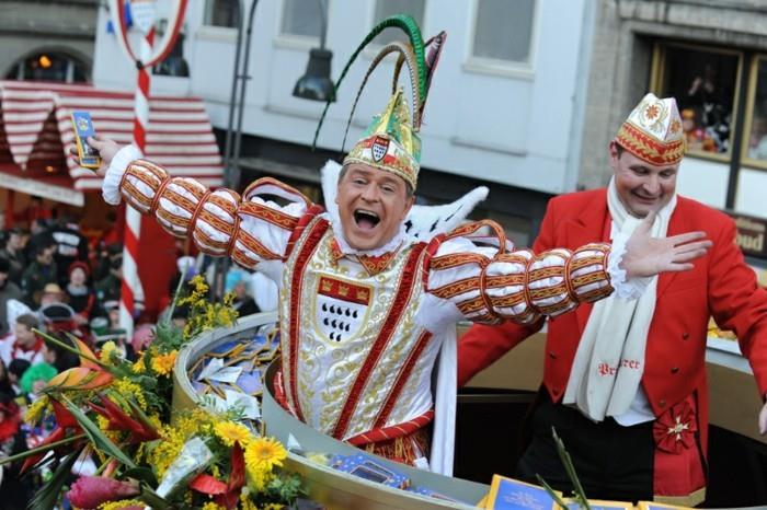 καρναβάλι 2017 κολώνια kölle weiberfastnacht rose Δευτέρα Καθαρά Τρίτη