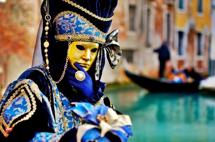 Βενετία αποκριάτικα κοστούμια κοσμήματα χρυσή μάσκα δαχτυλίδι