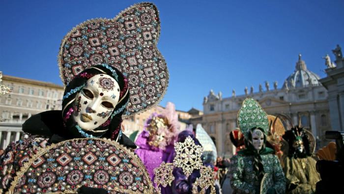 καρναβάλι στη Βενετία αποκριάτικες φορεσιές γυναικείες καρναβαλικές μάσκες για κόμμωση