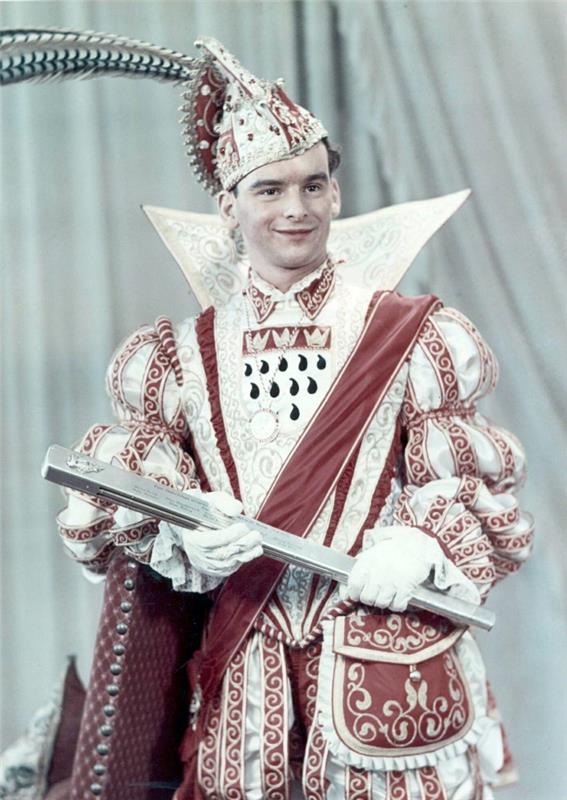 αποκριάτικα κοστούμια αποκριάτικες στολές λογότυπο κολώνια κλόουν ανόητοι κοστούμια καρναβάλι πρίγκιπας του καρναβαλιού 1952