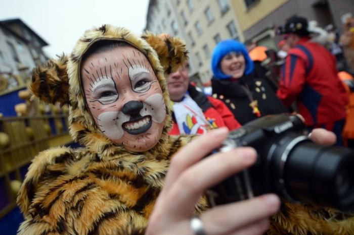 κοστούμια αποκριάτικες στολές λογότυπο κολόνια κλόουν ανόητοι κοστούμια καρναβαλική παρέλαση τίγρη
