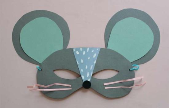 καρναβαλική μάσκα μαστίγωμα ποντικιών με παιδιά