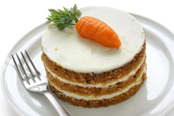 κέικ καρότου στρώσεις καρότου ζύμη