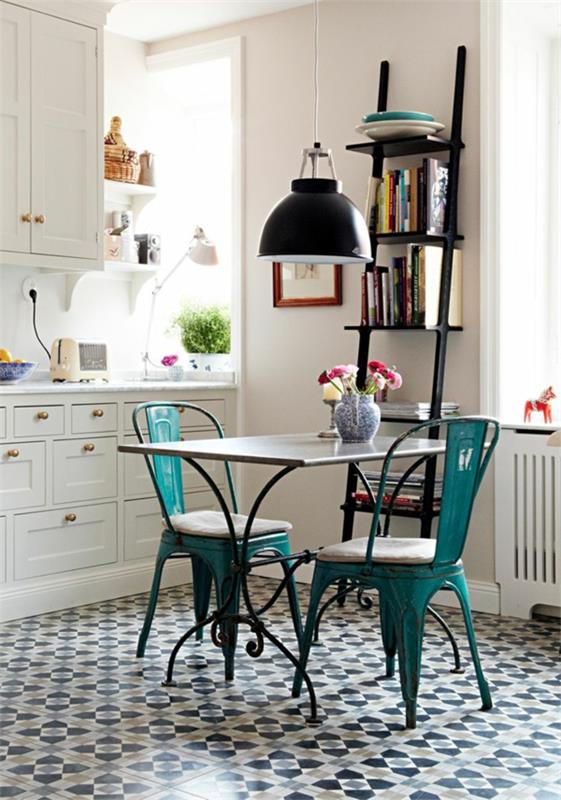 σχεδιασμός κουζίνας vintage στυλ πράσινες καρέκλες κουζίνας λευκά ντουλάπια κουζίνας