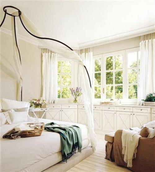 υπνοδωμάτιο κουζίνας σχεδιασμός κρεβατιού με ουρανό λευκές αέρινες κουρτίνες ρίχνουν πράσινο