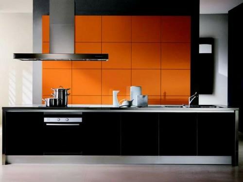 κουζίνα μαύρο συμπαγές μοντέρνο πορτοκαλί τετράγωνα καθρέφτης κουζίνας