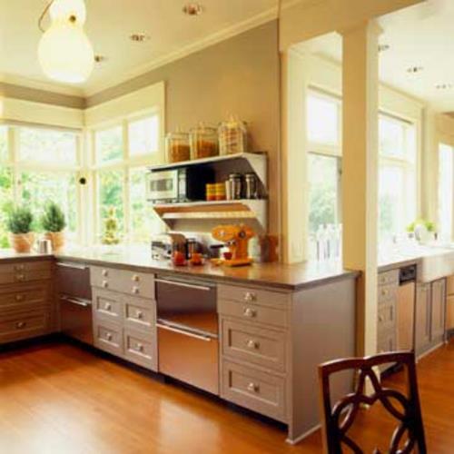 κουζίνες με πολλά παράθυρα την ίδια απλότητα
