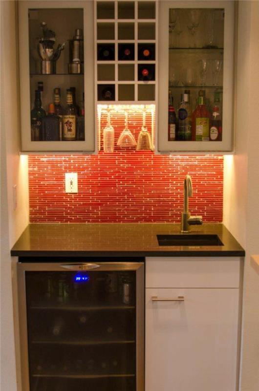 ιδέες φωτισμού κουζίνας ντουλάπια τοίχου κάτω από το γερανό φωτίζουν τον πίσω τοίχο της κουζίνας