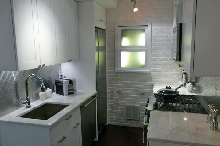 σχεδιασμός κουζίνας τοίχος από τούβλα λευκή κουζίνα πίσω τοίχος λευκή μικρή κουζίνα