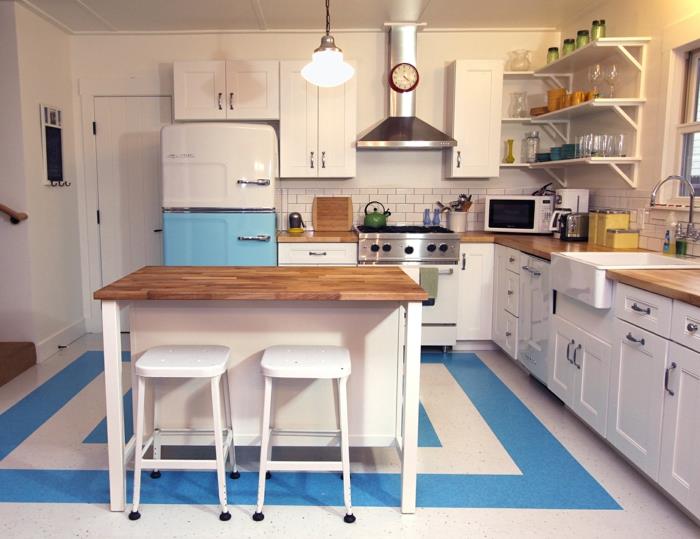 έπιπλα κουζίνας ρετρό εμφάνιση ανοιχτό μπλε ψυγείο νησί κουζίνας