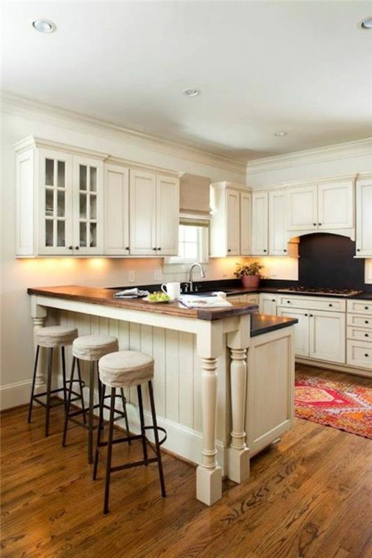 έπιπλα κουζίνας λευκά έπιπλα ξύλινη υφή χρωματιστά χαλιά δρομείς όμορφος φωτισμός
