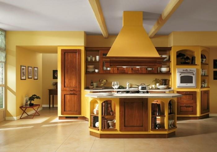 σχεδιασμός κουζίνας ρουστίκ κέικ ιταλικός σχεδιασμός κίτρινοι τοίχοι μπροστινά κέικ από φυσικό ξύλο