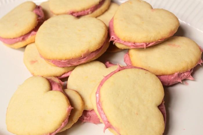 Bήνετε μπισκότα μόνοι σας σάντουιτς μπισκότα καρδιές