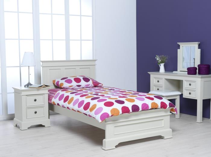 παιδικά κρεβάτια λευκά παιδικά έπιπλα χρωματιστά κλινοσκεπάσματα μοβ τοίχος προφοράς