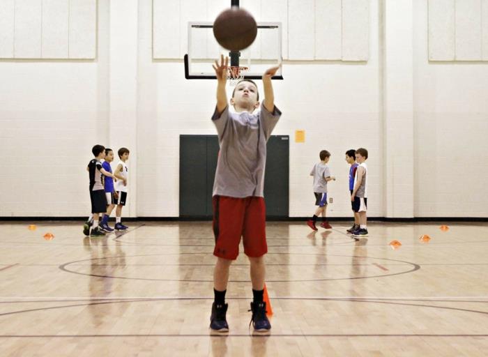 παιδικά αθλήματα επιλέγουν αγόρια τρόπο ζωής μπάσκετ