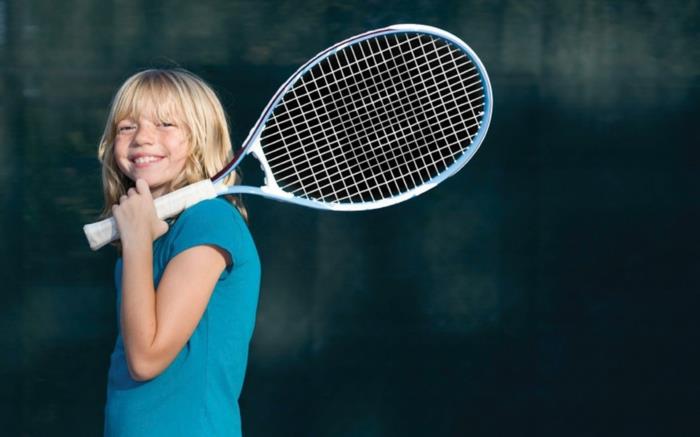 επιλέξτε παιδικό σπορ κορίτσι παίζει τένις