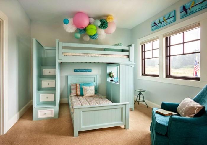 παιδικό δωμάτιο σοφίτα κρεβάτι ανοιχτό πράσινο κρεβάτι χαλί πάτωμα μπεζ πράσινη πολυθρόνα