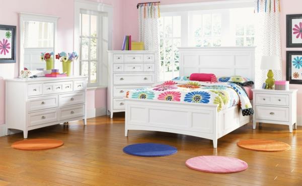 παιδικό δωμάτιο κορίτσι κρεβατάκι λευκό χρώμα στρογγυλά χαλιά