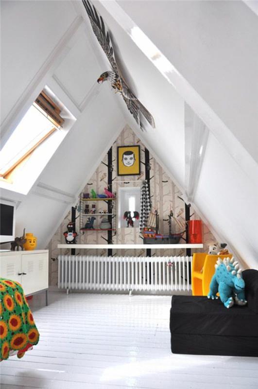 παιδικό δωμάτιο με κεκλιμένη οροφή θέρμανση μπουφέ ντουλάπα λευκά ράφια τοίχων σοφίτα σοφίτα