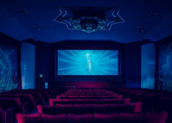 κινηματογράφοι παγκοσμίως κινηματογραφικές αίθουσες μπλε φως