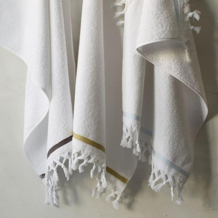 μαξιλάρι σχεδιασμός πετσέτες φούντες λευκό