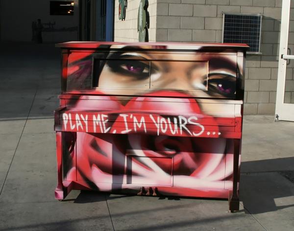 μάθετε να παίζετε το πρόσωπο της γυναίκας στο πιάνο