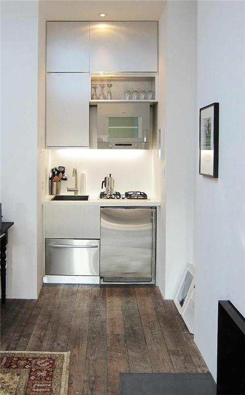 μικρή κουζίνα σετ ντουλάπια λευκού τοίχου ξύλινο πάτωμα ανοιχτή κουζίνα