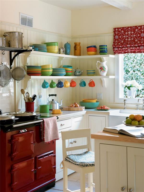 επίπλωση μικρών κουζινών λειτουργικές ιδέες πιάτα παράθυρα κουζίνας