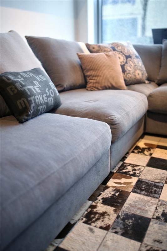 Επιπλώστε μικρά δωμάτια πρακτικά παραδείγματα καναπέδων σαλονιού