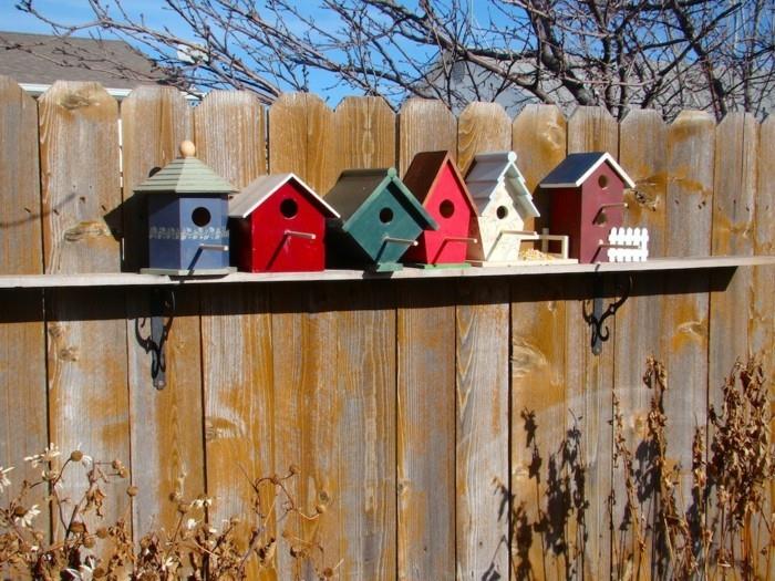 μικρά σπίτια πουλιών για το φράχτη