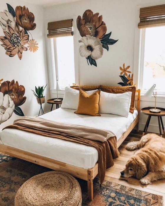 μικρό υπνοδωμάτιο μοτίβο floral ταπετσαρία σε μεγάλη μορφή δεν είναι επιθυμητό σε μικρά δωμάτια κρεβάτι πάπλωμα σκυλί
