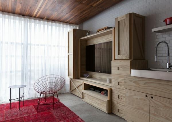 μικρό διαμέρισμα στο Σάο Πάολο απλά έπιπλα και δημιουργικές καρέκλες