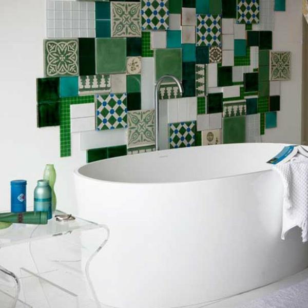 Μικρό μπάνιο στημένο πλακάκια μπάνιου πλακάκια μοτίβο πλακάκια τοίχου πράσινο συνονθύλευμα