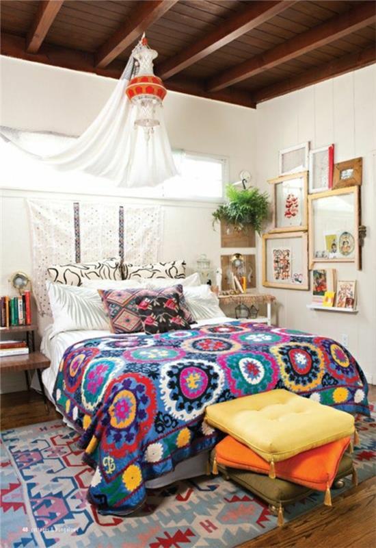 Μικρό υπνοδωμάτιο σετ boho chic στιλ πολύχρωμο κάλυμμα μαξιλαριού etno μοτίβο