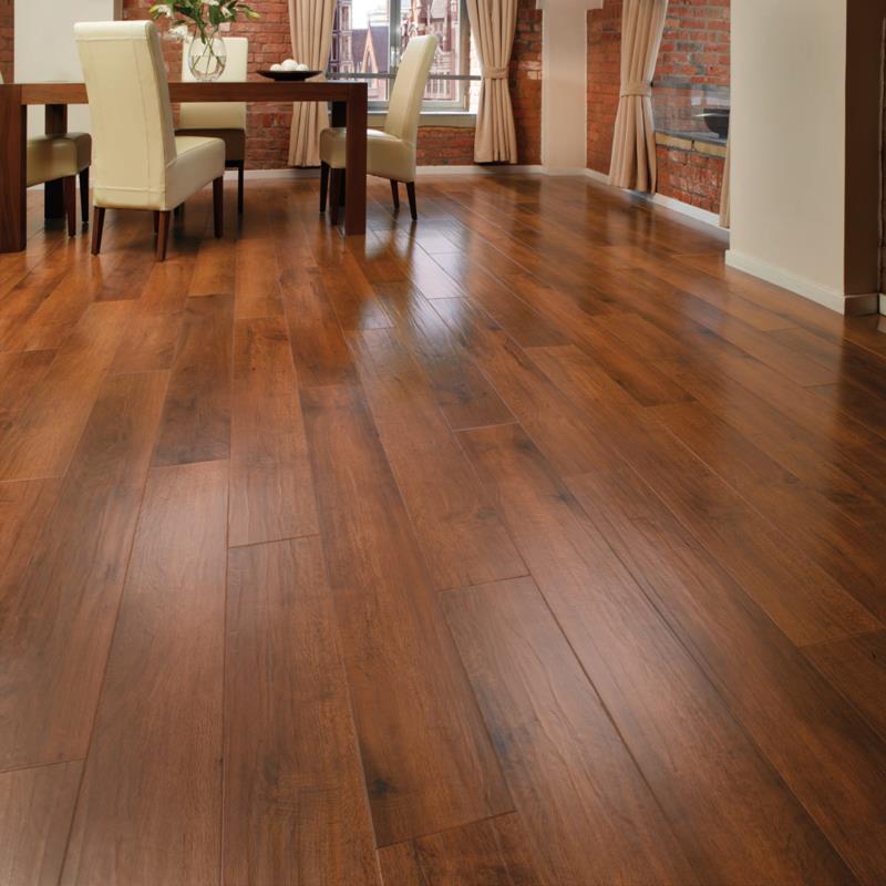 κάντε κλικ laminate για να στρώσετε τραπεζαρία ξύλινου δαπέδου
