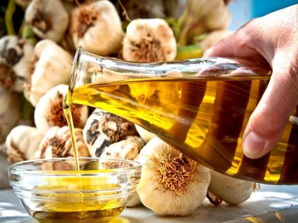 σκόρδο λάδι υγιές αυτό που βοηθά στον πόνο στην πλάτη