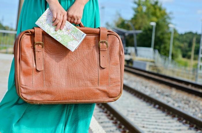ετοιμάστε τις άκρες της βαλίτσας σας για να λάβετε τα πιο σημαντικά πράγματα στο ταξίδι σας