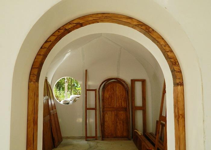 οικολογικό κτίριο εσωτερικό διάδρομο σχεδιασμός ξύλινες στοές hobitt σπίτι