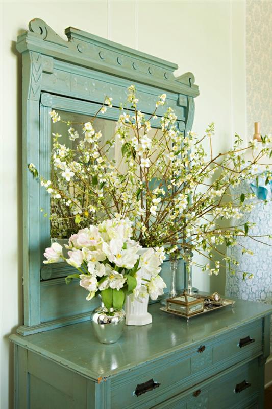 κομμωτήριο shabby chic ντεκόρ λουλούδια ανανεώνουν το παλιό τραπέζι