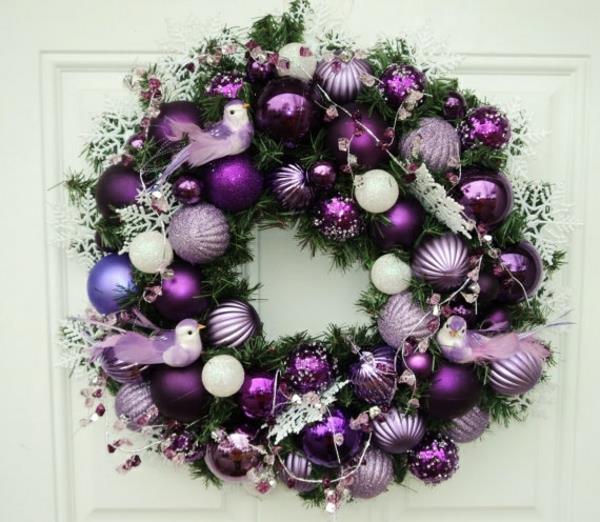 φτιάξτε τα δικά σας κλαδιά στεφάνων χριστουγεννιάτικη διακόσμηση χριστουγεννιάτικες μπάλες μοβ
