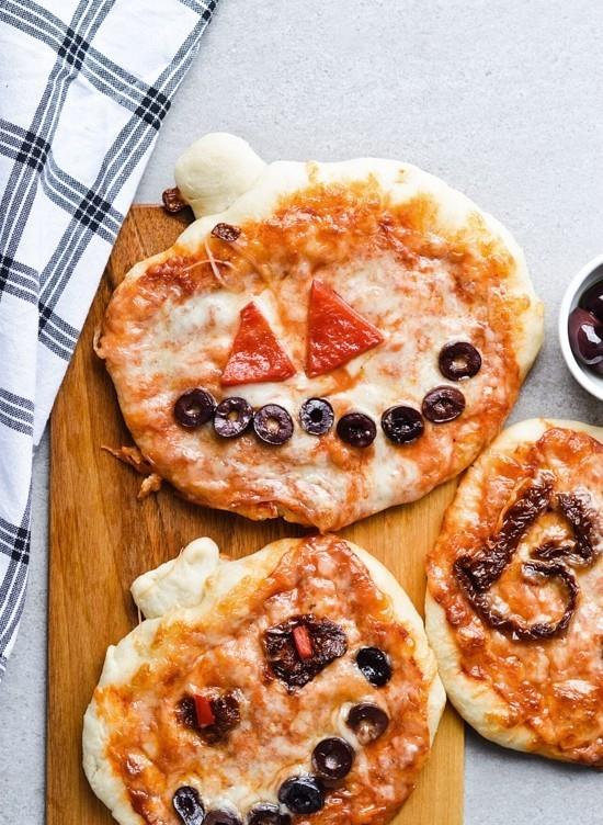 ιδέες για γαρνιτούρες πίτσας κολοκύθας για τις Απόκριες