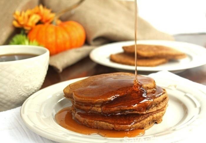 τηγανίτες κολοκύθας βασική συνταγή brunch ιδέες σιρόπι σφενδάμου μέλι