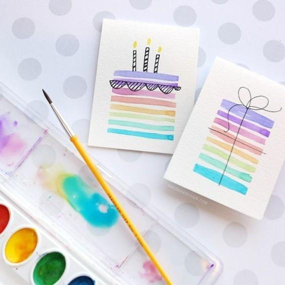 δημιουργήστε δημιουργικές κάρτες πρόσκλησης κέικ ζωγραφίζοντας ακουαρέλα