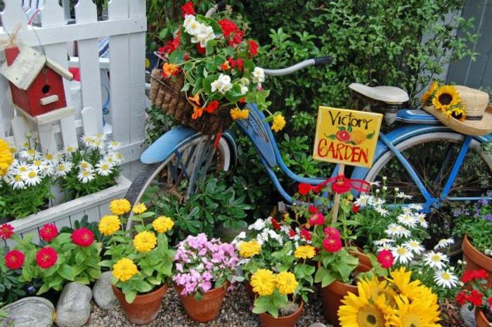 δημιουργικές ιδέες κήπου για πινακίδα ποδηλάτου μικρών κήπων